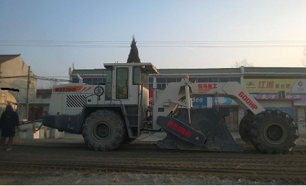 WR2300E，安徽壽縣水穩(wěn)冷再生